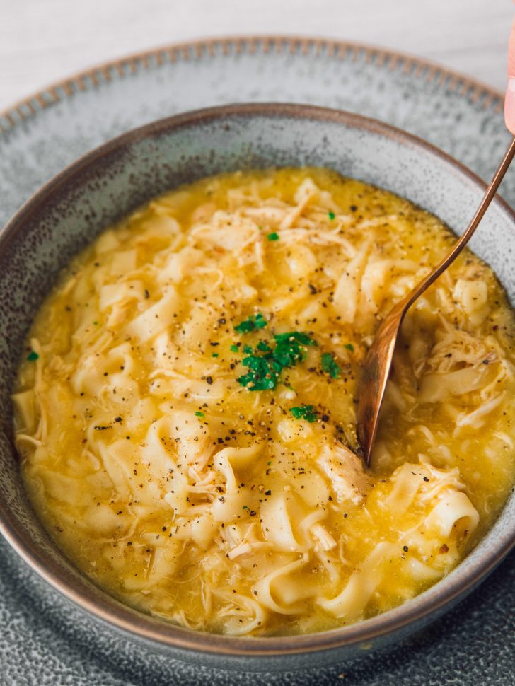 Slow Cooker Chicken and Noodles